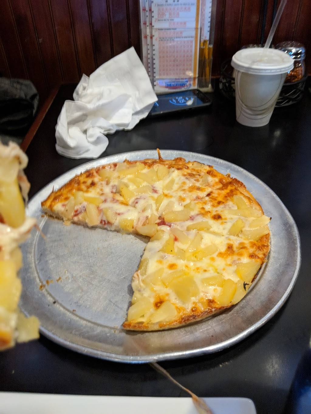 Alumni Sports Cafe | restaurant | 95 Washington St, Pembroke, MA 02359, USA | 7818299991 OR +1 781-829-9991