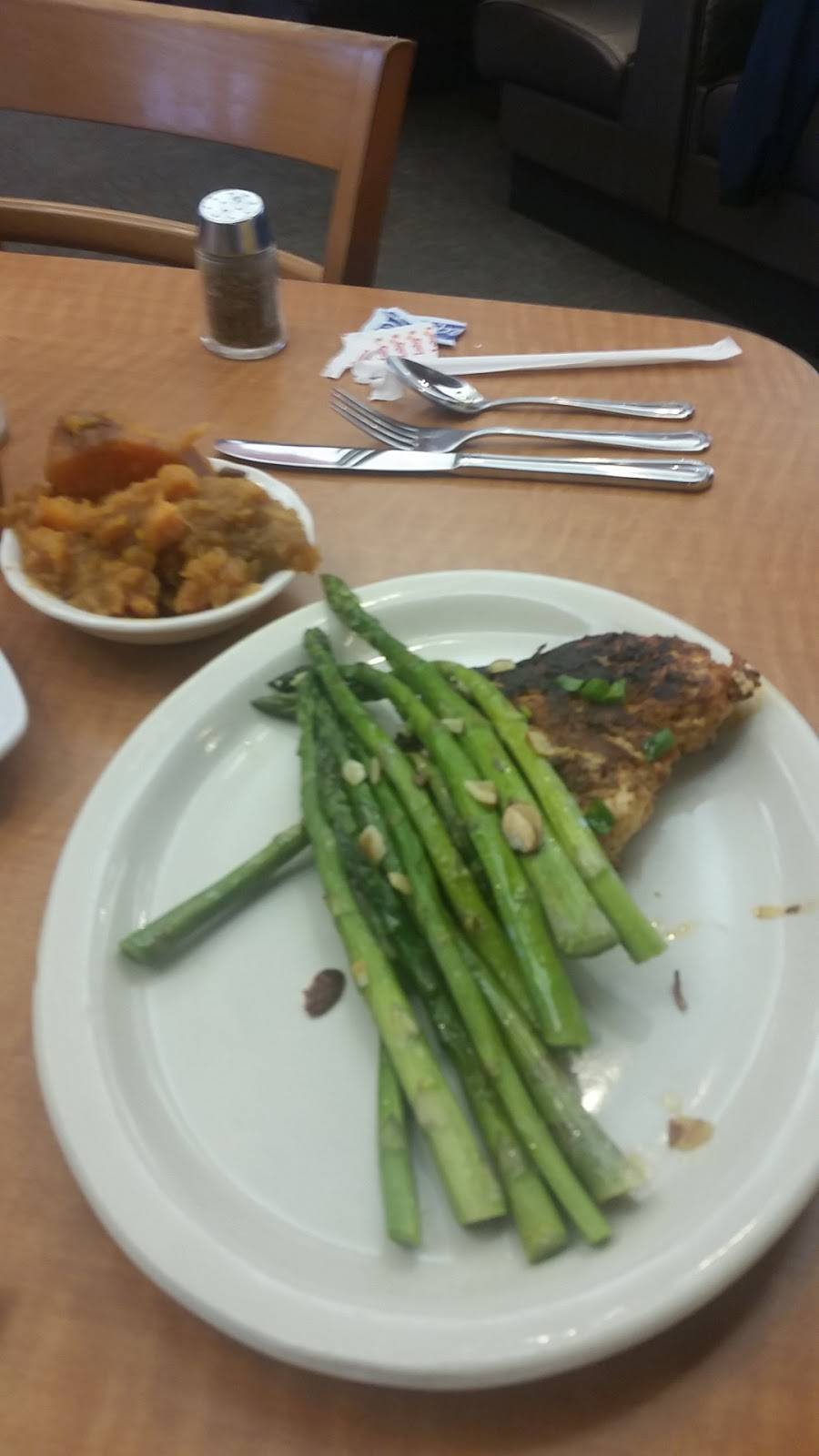 Lubys | restaurant | 3312 SE Loop 820, Forest Hill, TX 76140, USA | 8172930060 OR +1 817-293-0060