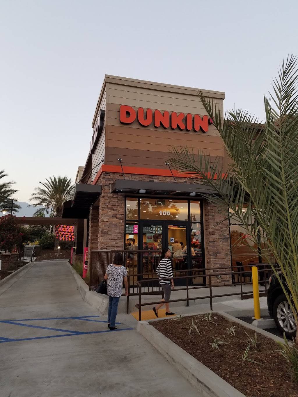 Dunkin | bakery | 11995 E Foothill Blvd, Rancho Cucamonga, CA 91730, USA | 9094812888 OR +1 909-481-2888