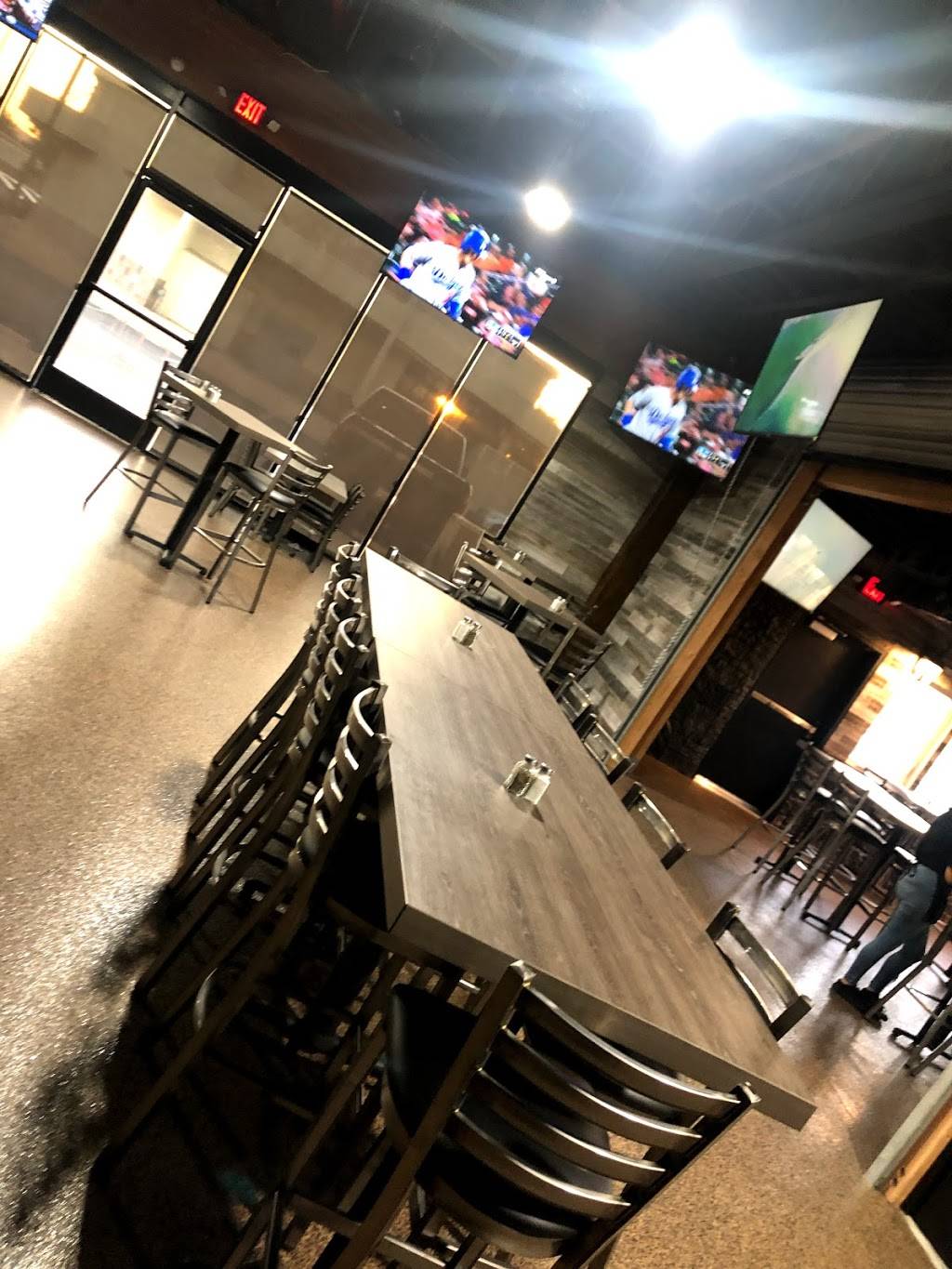 Challenger Tap House | restaurant | 1048 E Ave K, Lancaster, CA 93535, USA | 6614180056 OR +1 661-418-0056