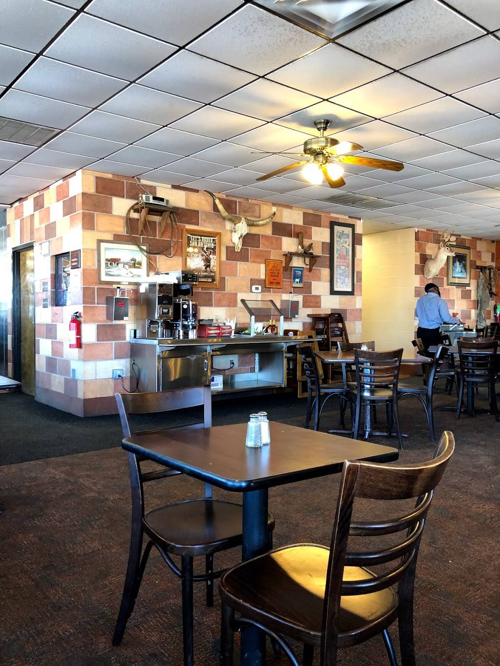 Bill Miller Bar-B-Q | restaurant | 135 S WW White Rd, San Antonio, TX 78219, USA | 2103334830 OR +1 210-333-4830