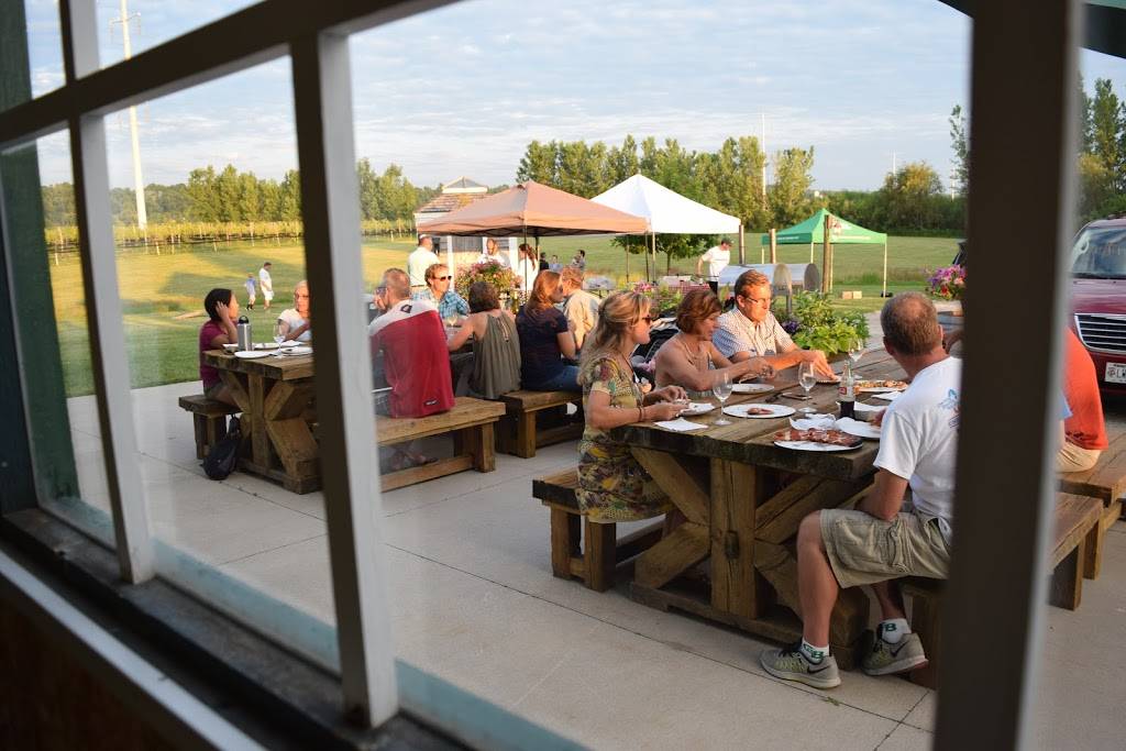 LedgeStone Vineyards | meal takeaway | 6381 WI-57, Greenleaf, WI 54126, USA | 9205324384 OR +1 920-532-4384