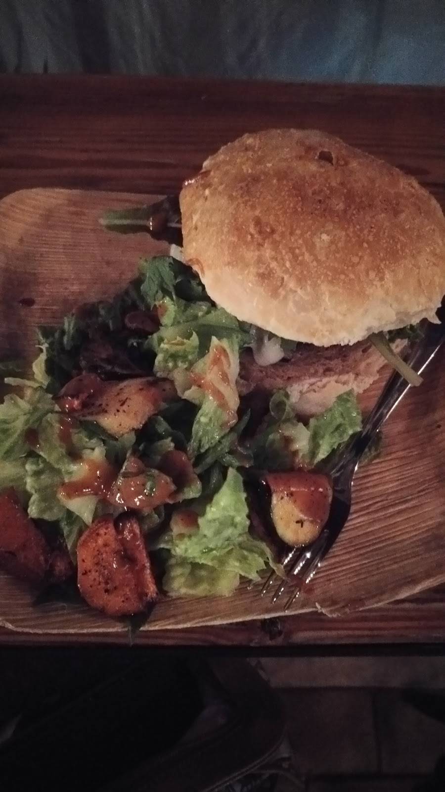 Astratto café Bistro | restaurant | Cerro San Javier 77, El Refugio, 21440 Tecate, B.C., Mexico | 016653928847 OR +52 665 392 8847