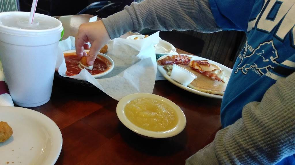 Panel Room | restaurant | 61116 Co Rd 687, Hartford, MI 49057, USA | 2696213656 OR +1 269-621-3656