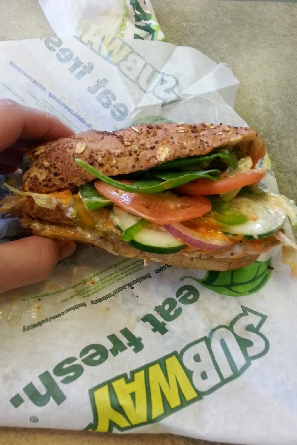 Subway | restaurant | 5545 Northwest Loop 410 #118, San Antonio, TX 78238, USA | 2106847877 OR +1 210-684-7877