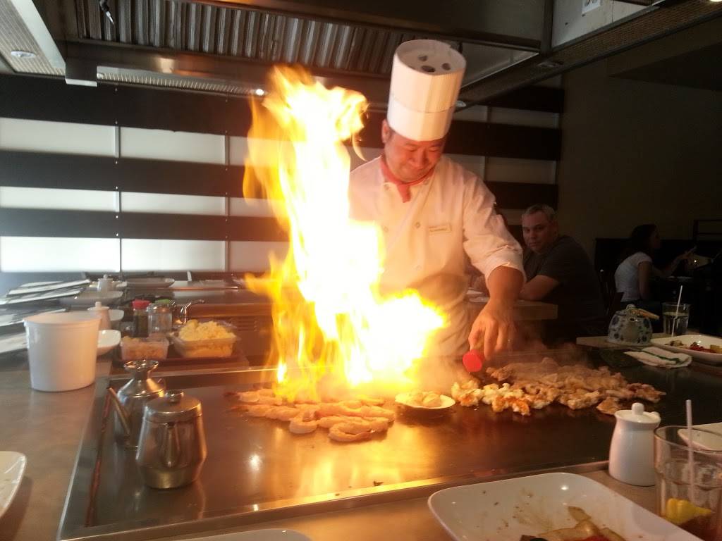 The Villa | restaurant | 813 Dundas St W, Whitby, ON L1N 2N6, Canada | 9056681688 OR +1 905-668-1688