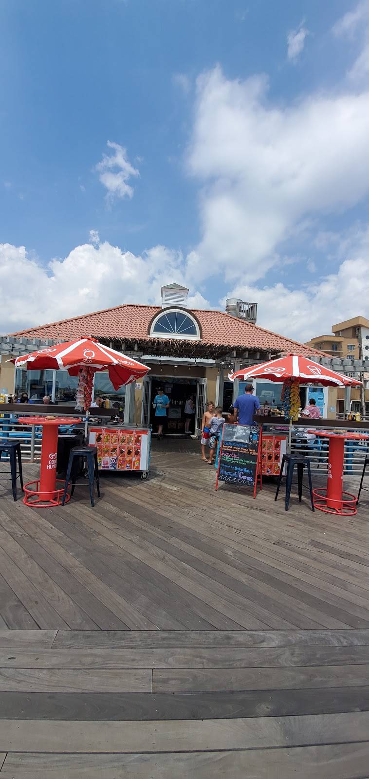 Beach Burger | restaurant | Boardwalk @, Grand Blvd, Long Beach, NY 11561, USA | 5164318800 OR +1 516-431-8800