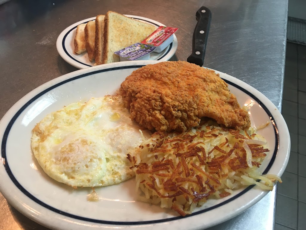 Chicken N The Egg | restaurant | 348 Miracle Strip Pkwy SW, Fort Walton Beach, FL 32548, USA | 8502439333 OR +1 850-243-9333
