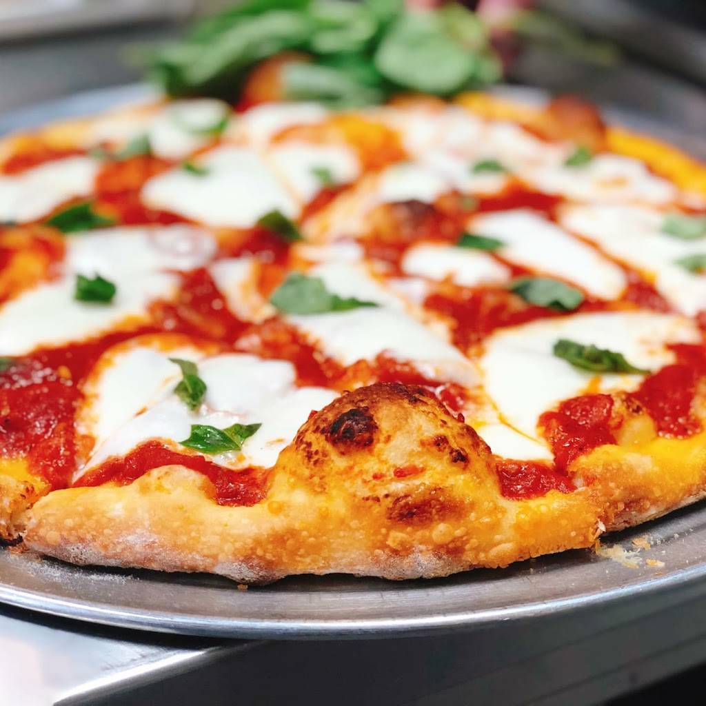 Karvelas pizza co. Newnan | restaurant | 7 Lagrange St, Newnan, GA 30263, USA | 6786335620 OR +1 678-633-5620