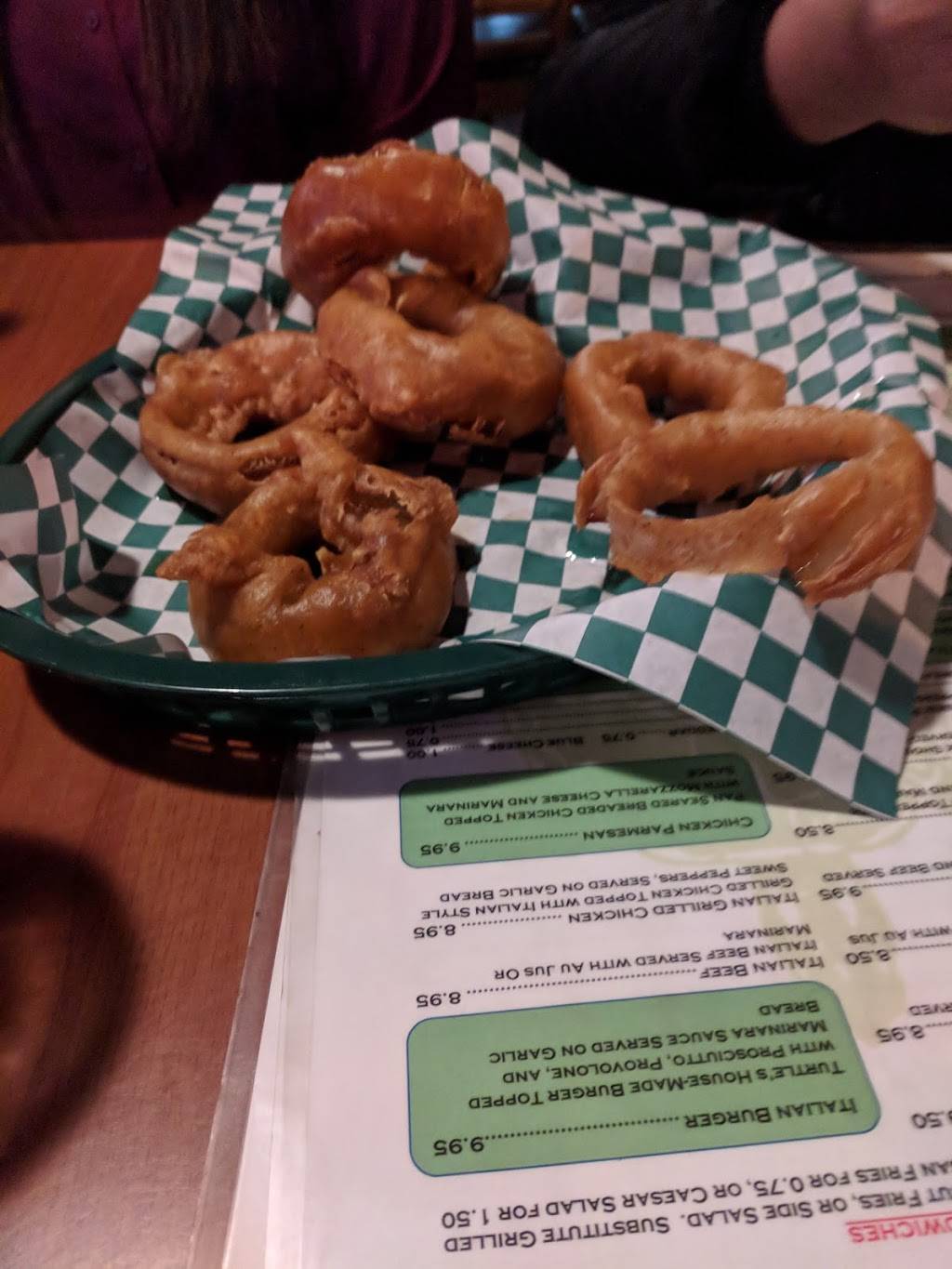 Turtles Bar & Grill | restaurant | 238 W 33rd St, Chicago, IL 60616, USA | 3122257333 OR +1 312-225-7333