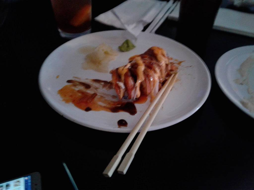 Rock N Roll Sushi | restaurant | 2229 University Blvd, Tuscaloosa, AL 35401, USA | 2054699060 OR +1 205-469-9060