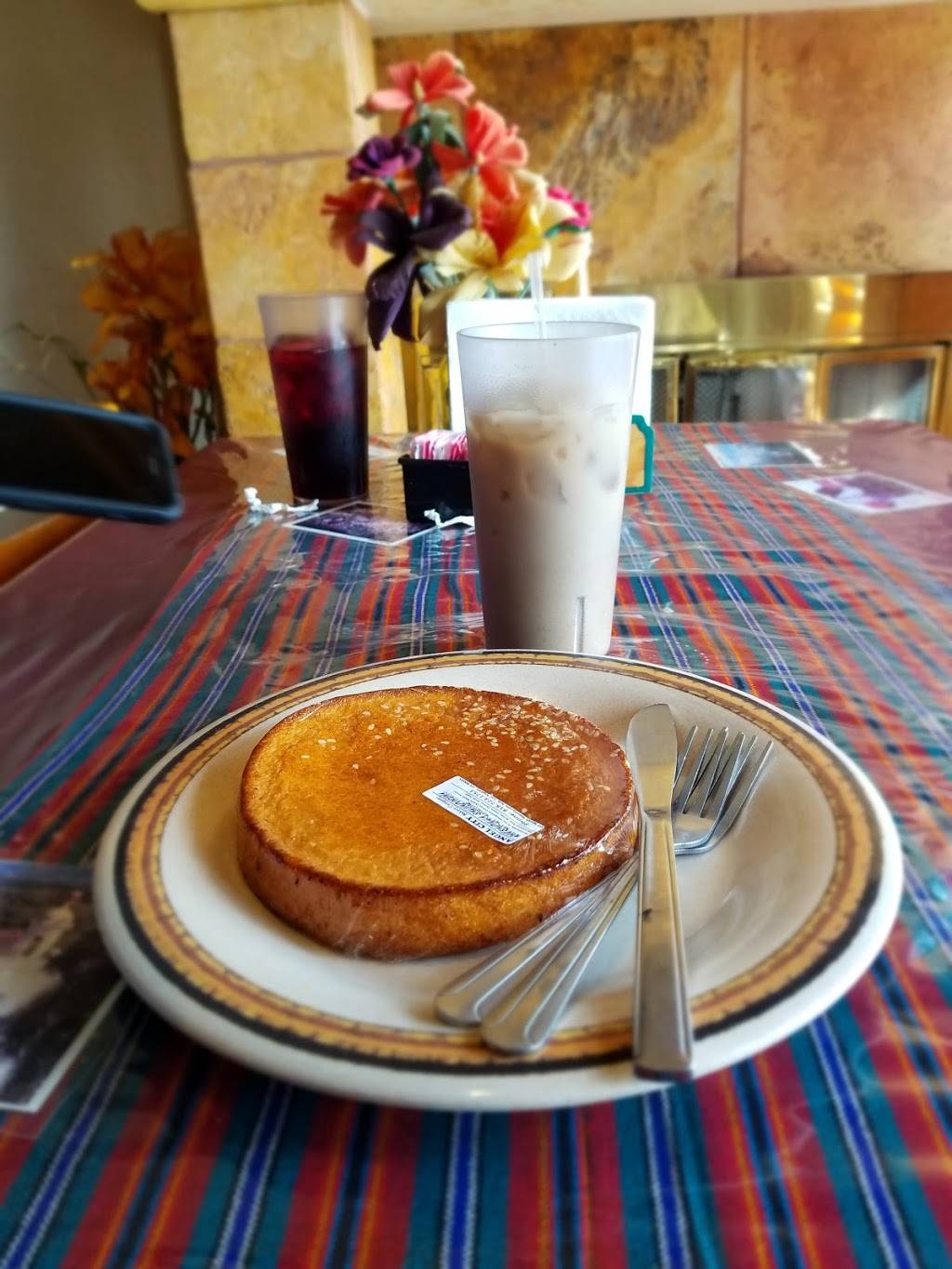 Totis Pupuseria | restaurant | 306 E 7th St, Hanford, CA 93230, USA | 5595829163 OR +1 559-582-9163