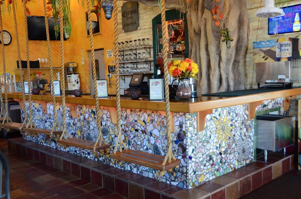 Beanies Mexican Restaurant | restaurant | 102 E Grand Ave, Port Washington, WI 53074, USA | 2622847200 OR +1 262-284-7200