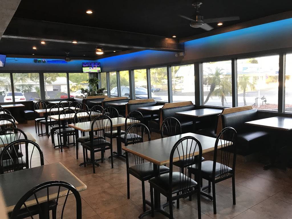 D-Town Bar & Grill | restaurant | 1056 Main St, Dunedin, FL 34698, USA | 7277546851 OR +1 727-754-6851