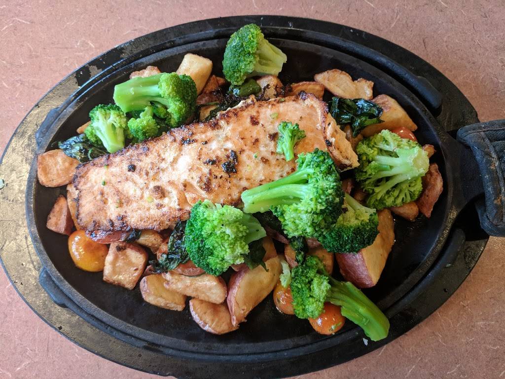 Dennys | restaurant | 27541 Wayne Mills Pl, Valencia, CA 91355, USA | 6612533961 OR +1 661-253-3961