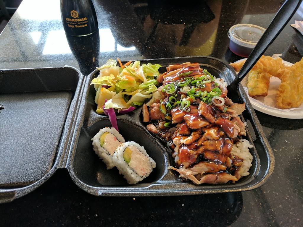 Yogis Grill | restaurant | 2043 S Ellsworth Rd #104, Mesa, AZ 85209, USA | 4803801213 OR +1 480-380-1213