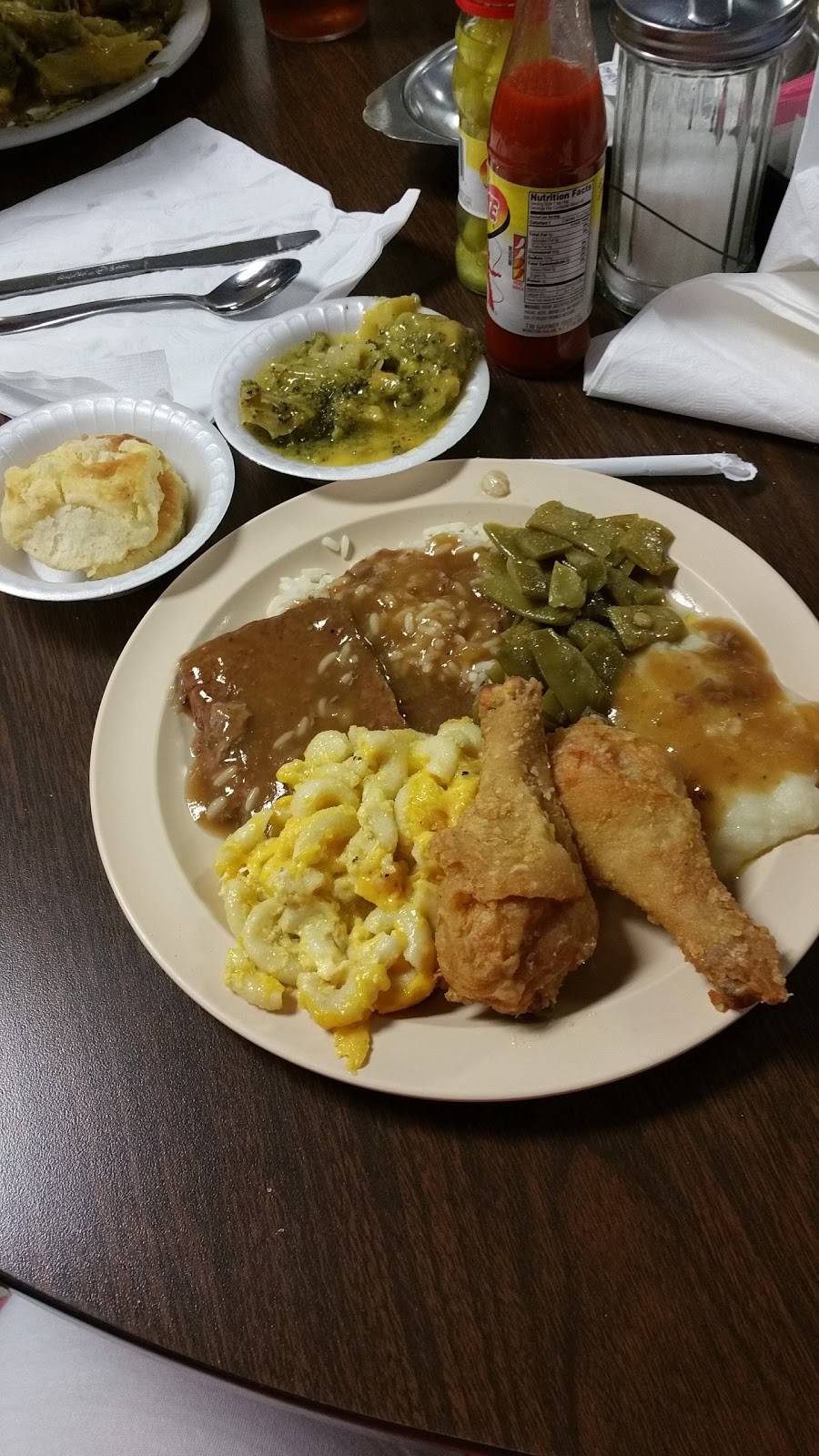 Bazens Family Restaurant | restaurant | 704 S Irby St, Florence, SC 29501, USA | 8436299818 OR +1 843-629-9818