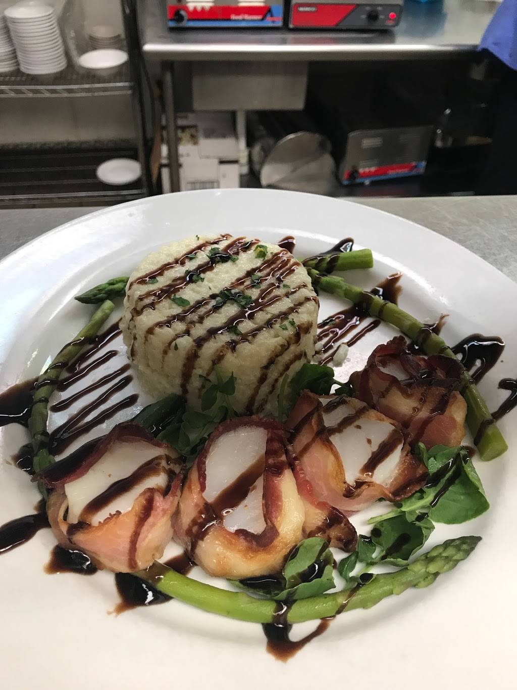 Aqua | restaurant | 2140 Gunter Ave, Guntersville, AL 35976, USA | 2562640141 OR +1 256-264-0141