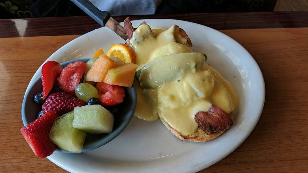 Village Kitchen & Pie Shoppe | restaurant | 950 Tamarack Ave, Carlsbad, CA 92008, USA | 7607296414 OR +1 760-729-6414