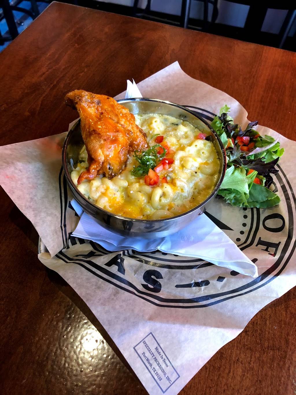 THE GIT OUT BAR AND KITCHEN | restaurant | 4930 S Congress Ave C-304, Austin, TX 78745, USA | 5123557470 OR +1 512-355-7470