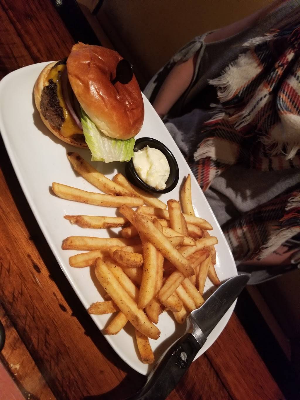 LongHorn Steakhouse | meal takeaway | 4845 Valley View Blvd NW, Roanoke, VA 24012, USA | 5402654790 OR +1 540-265-4790