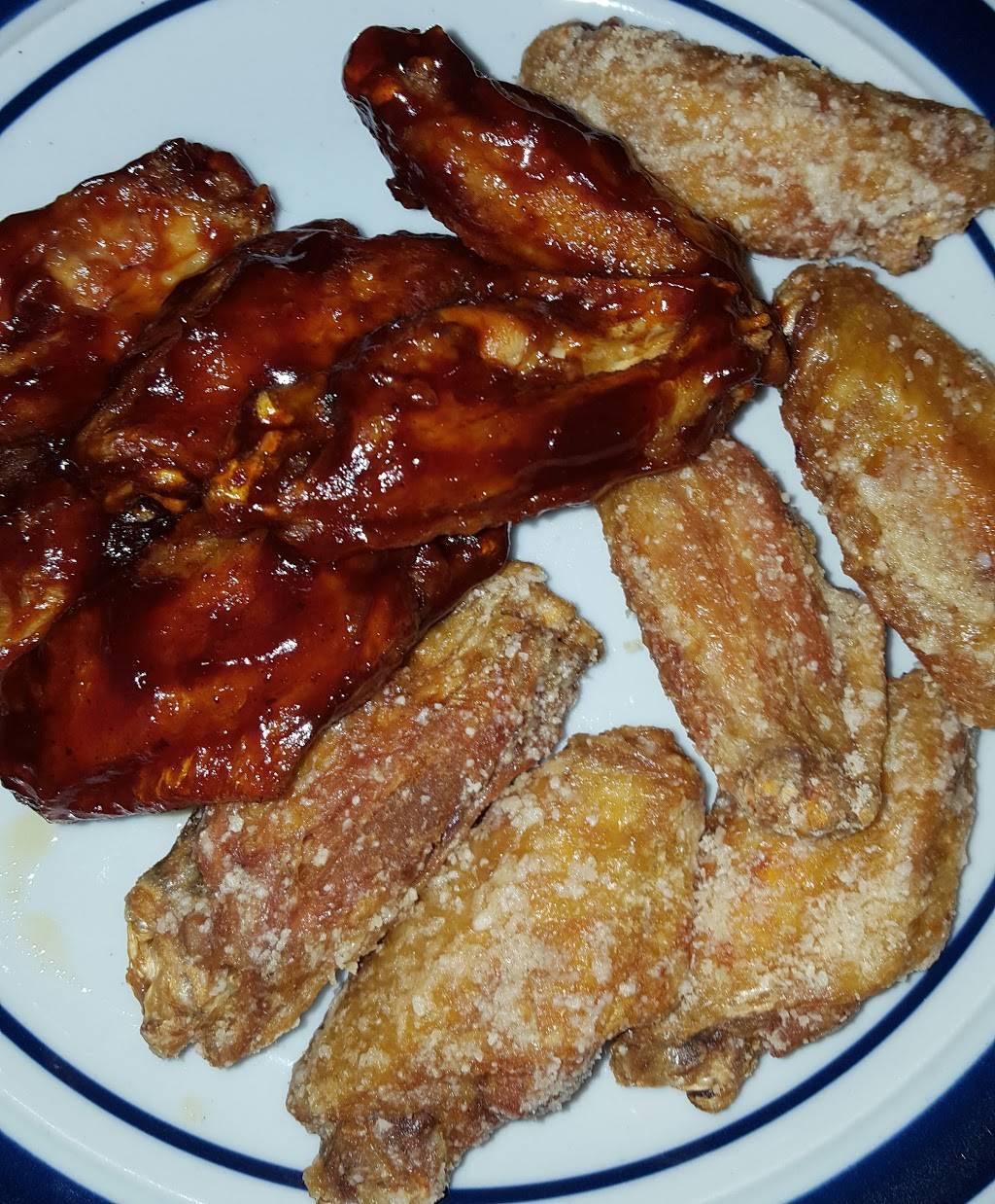 Detroit Wing Company | restaurant | 17535 E 9 Mile Rd, Eastpointe, MI 48021, USA | 5862043156 OR +1 586-204-3156