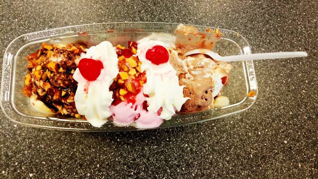 Braums Ice Cream & Burger Restaurant | restaurant | 2134 N Josey Ln, Carrollton, TX 75006, USA | 9723237398 OR +1 972-323-7398