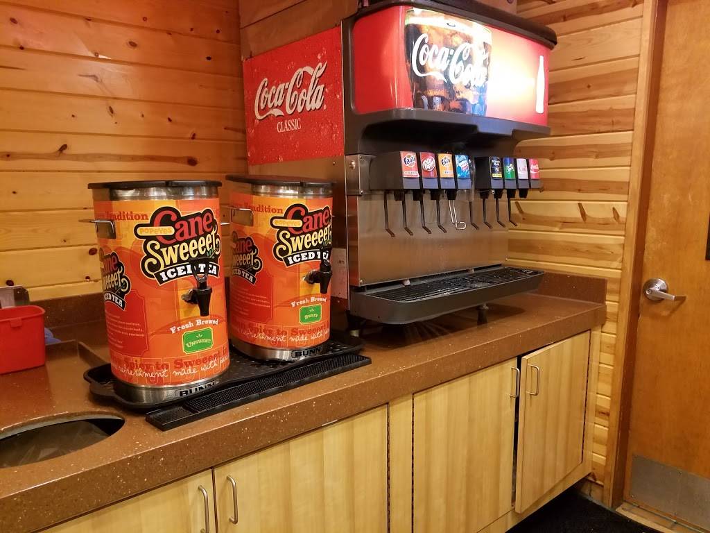 Popeyes Louisiana Kitchen | restaurant | 504 E Sugarland Hwy, Clewiston, FL 33440, USA | 8639832640 OR +1 863-983-2640