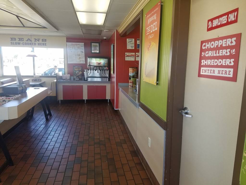 Del Taco | meal takeaway | 421 E 4th St, Perris, CA 92570, USA | 9516579012 OR +1 951-657-9012