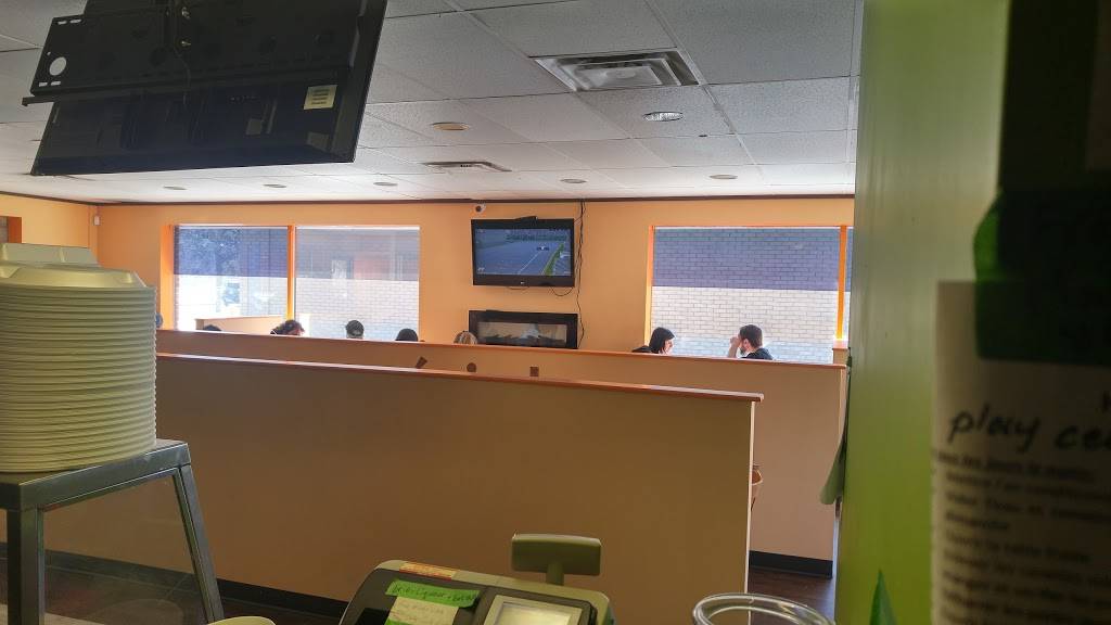 TaoukResto | restaurant | 1300 Boulevard des Récollets, Trois-Rivières, QC G8Z 3X2, Canada | 8193741555 OR +1 819-374-1555