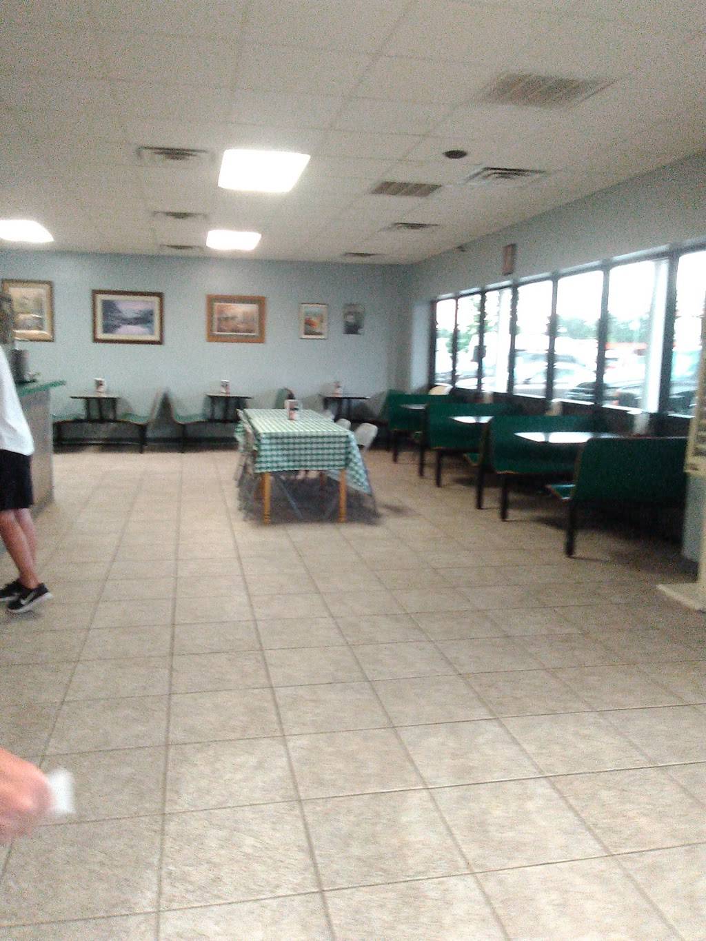 Leaders Fried Chicken Inc | restaurant | 44014 LA-431 #8, St Amant, LA 70774, USA | 2256223543 OR +1 225-622-3543