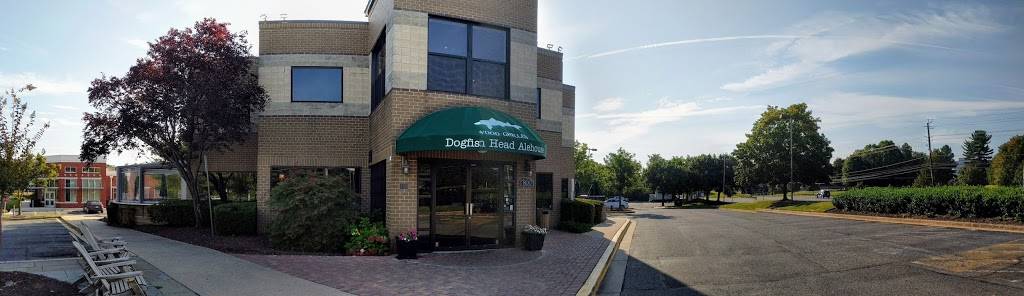 Dogfish Head Alehouse | restaurant | 800 W Diamond Ave, Gaithersburg, MD 20878, USA | 3019634847 OR +1 301-963-4847