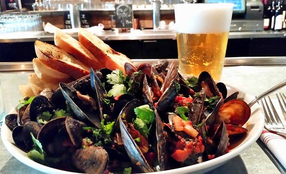 District Kitchen | restaurant | 2606 Connecticut Ave NW, Washington, DC 20008, USA | 2022389408 OR +1 202-238-9408