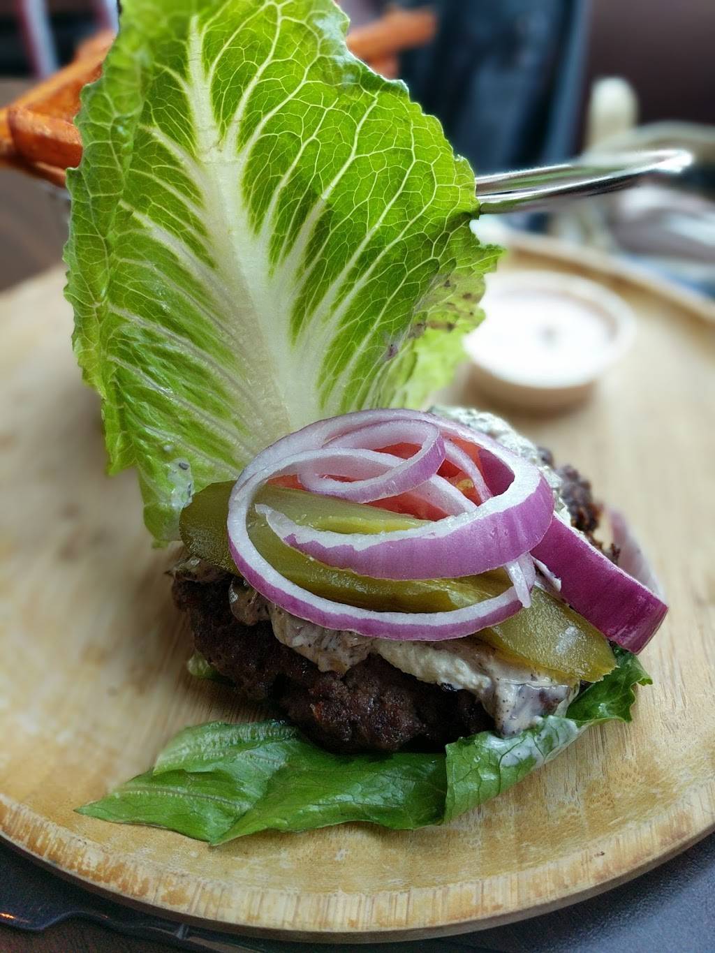 Roses New York downtown | restaurant | 135 Fort York Blvd, Toronto, ON M5V 0E3, Canada | 4165517336 OR +1 416-551-7336