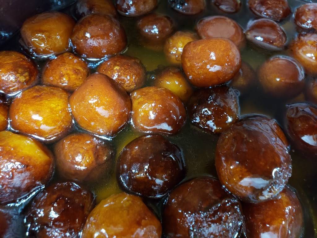 Village Grill and Chill | restaurant | 4730 Century Plaza Rd, Indianapolis, IN 46254, USA | 3173470198 OR +1 317-347-0198