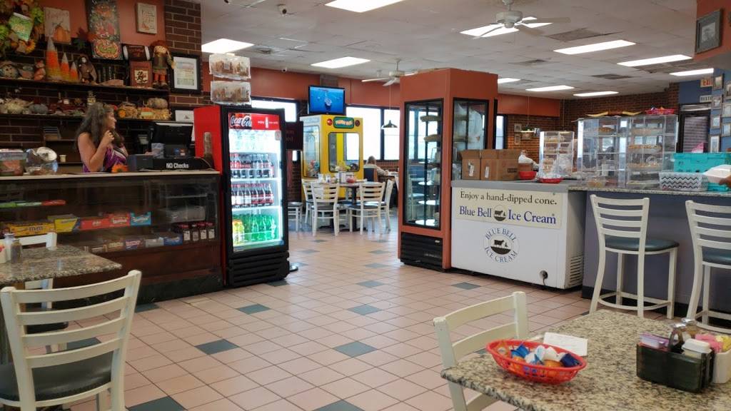 Tonys Family Restaurant | restaurant | 1629 Meyer St, Sealy, TX 77474, USA | 9798854140 OR +1 979-885-4140