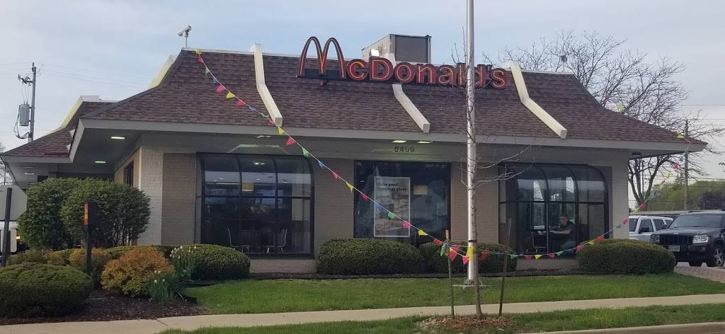McDonalds | cafe | 6409 W Bluemound Rd, Milwaukee, WI 53213, USA | 4142584906 OR +1 414-258-4906