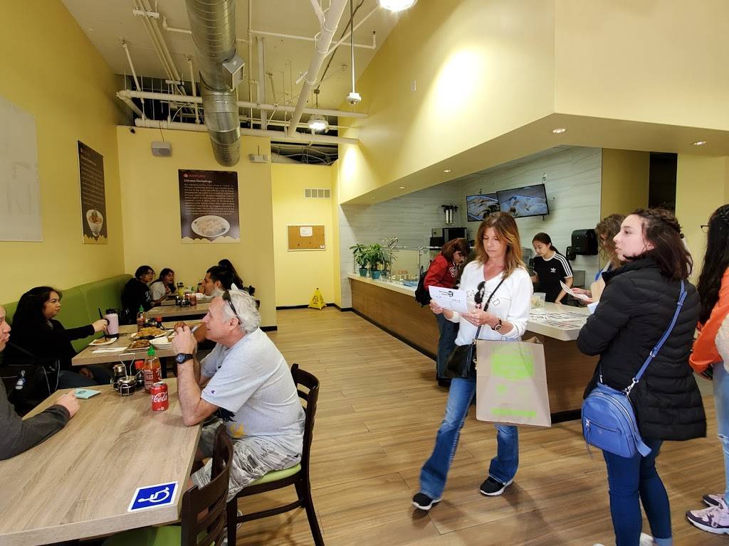 Mom Wong Kitchen | restaurant | 45 Rincon Dr, Camarillo, CA 93012, USA | 8053848658 OR +1 805-384-8658