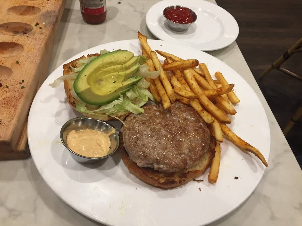 Chelseas Kitchen | restaurant | 4 E Sky Harbor Blvd, Phoenix, AZ 85034, USA | 2409942058 OR +1 240-994-2058