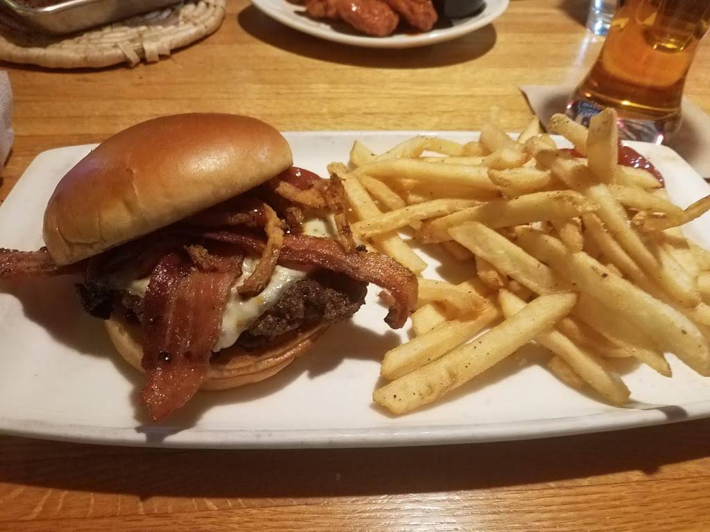 Applebees Grill + Bar | restaurant | 2200 N, OH-53, Fremont, OH 43420, USA | 4193550549 OR +1 419-355-0549