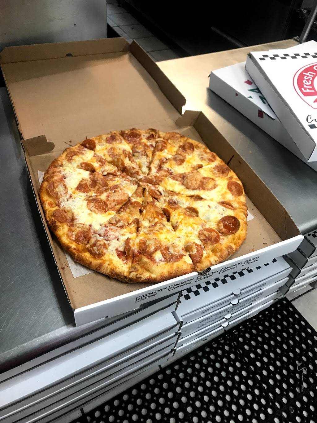 Village Pizza | meal delivery | 7 Audubon St, Springfield, MA 01108, USA | 4137324700 OR +1 413-732-4700