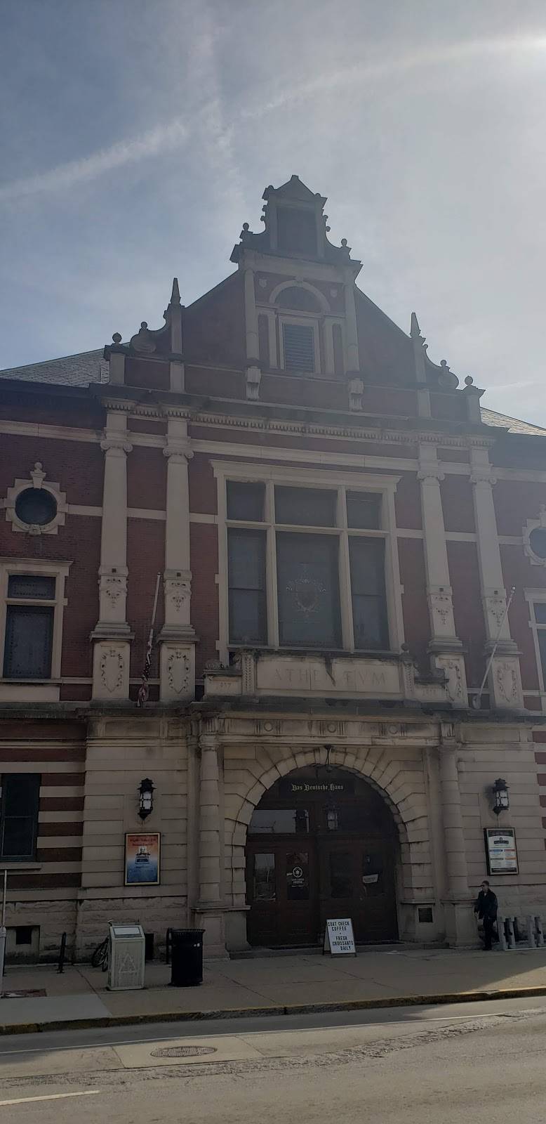 Fat Dans Deli | restaurant | 410 E Michigan St, Indianapolis, IN 46204, USA | 3176003008 OR +1 317-600-3008