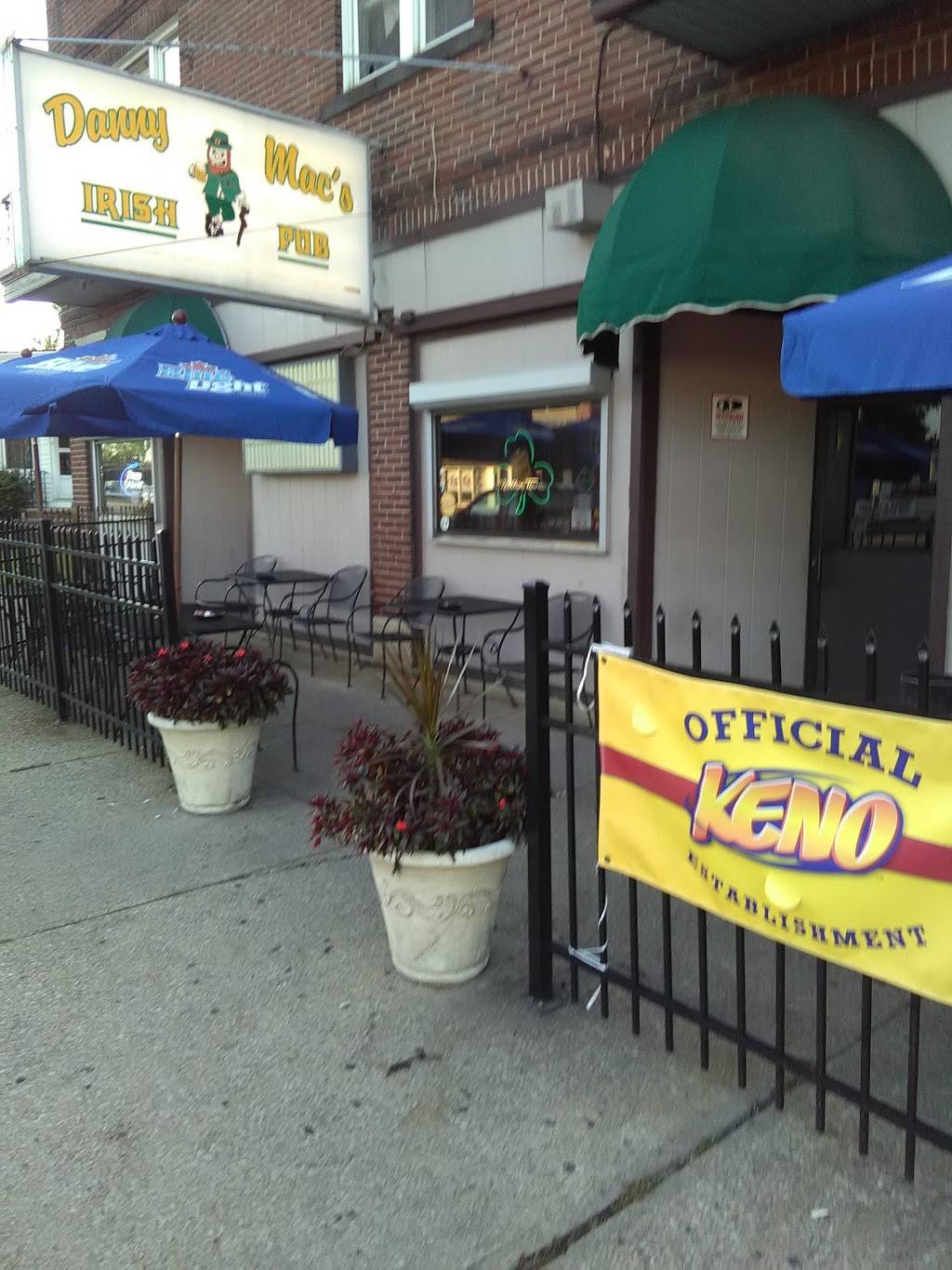 Danny Macs | restaurant | 4920 Pearl Rd, Cleveland, OH 44109, USA | 2167411540 OR +1 216-741-1540