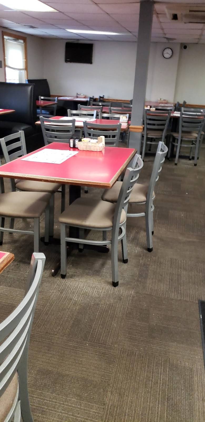 Hill House Restaurant | restaurant | 3198 W Pittsburg Rd, New Castle, PA 16101, USA | 7246524401 OR +1 724-652-4401