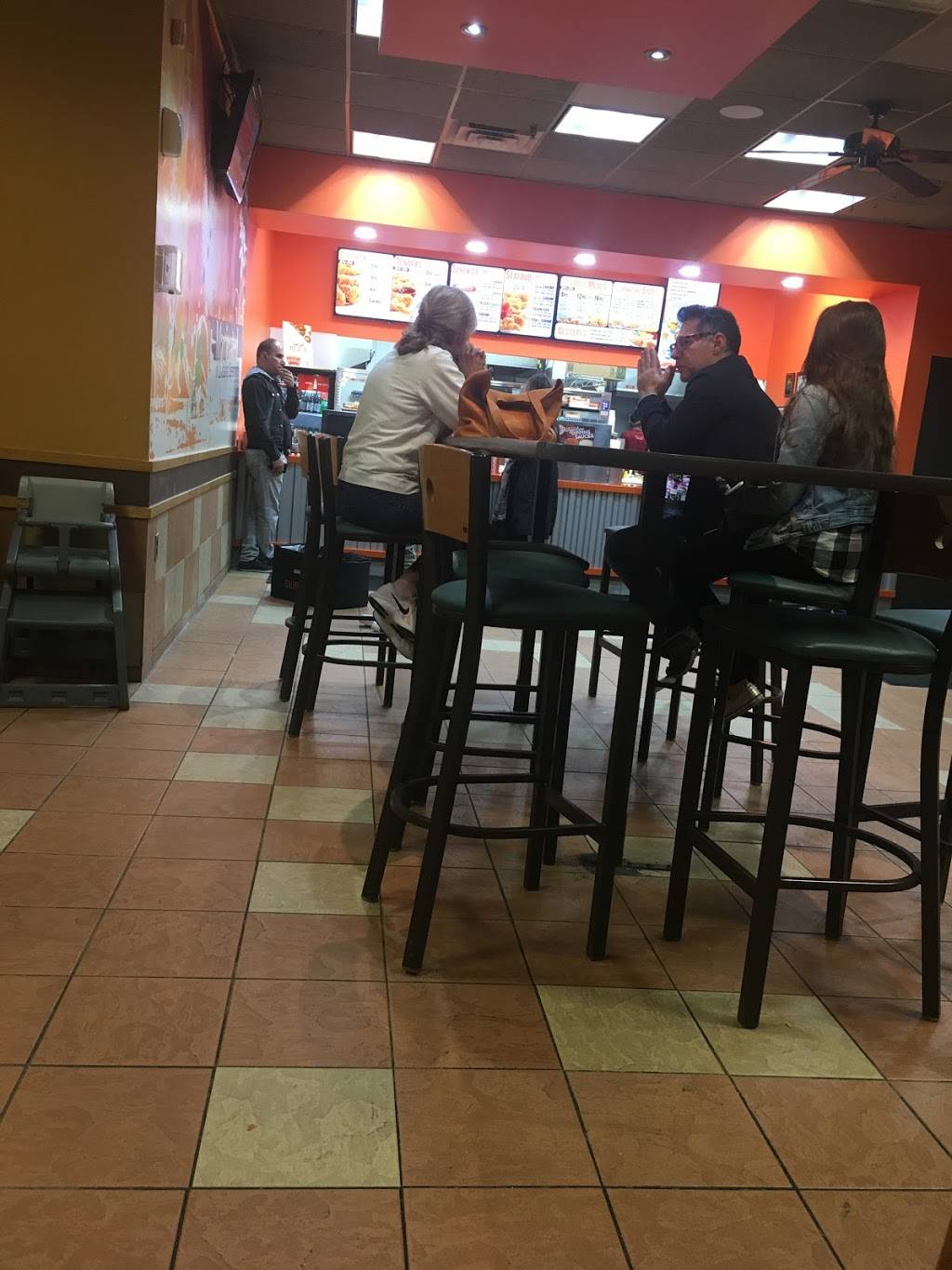 Popeyes | restaurant | 1530 Albion Rd, Etobicoke, ON M9V 1B4, Canada | 4167488302 OR +1 416-748-8302