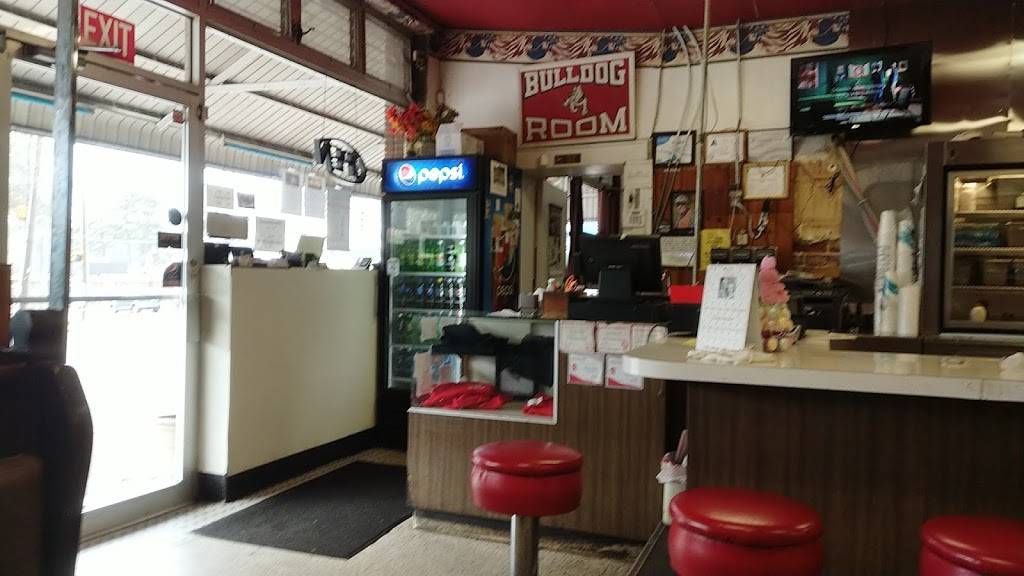 Snack Shop Family Restaurant | restaurant | 103 S Main St, Boiling Springs, NC 28017, USA | 7044347851 OR +1 704-434-7851