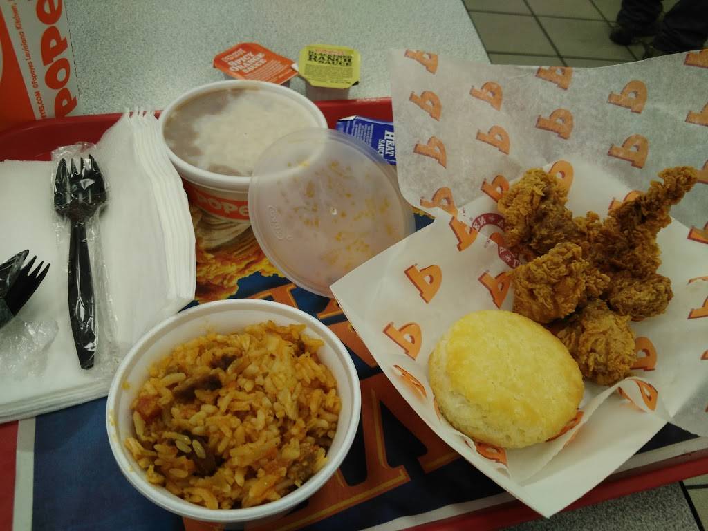 Popeyes Louisiana Kitchen | restaurant | 435 Winton Pkwy, Livingston, CA 95334, USA | 2093944418 OR +1 209-394-4418