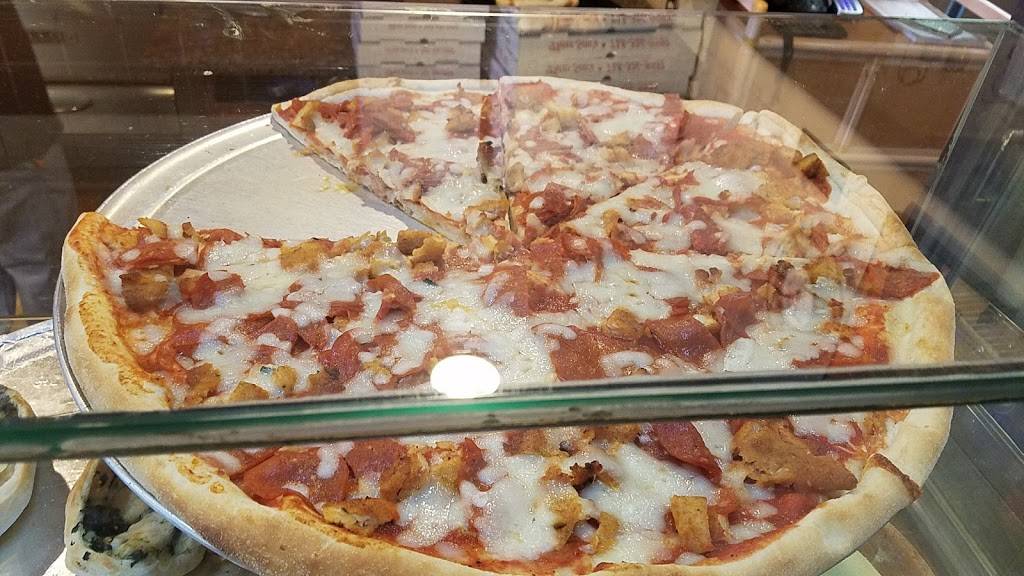 WB Pizza Restaurant | restaurant | 57-27 61st St, Maspeth, NY 11378, USA | 7183269597 OR +1 718-326-9597