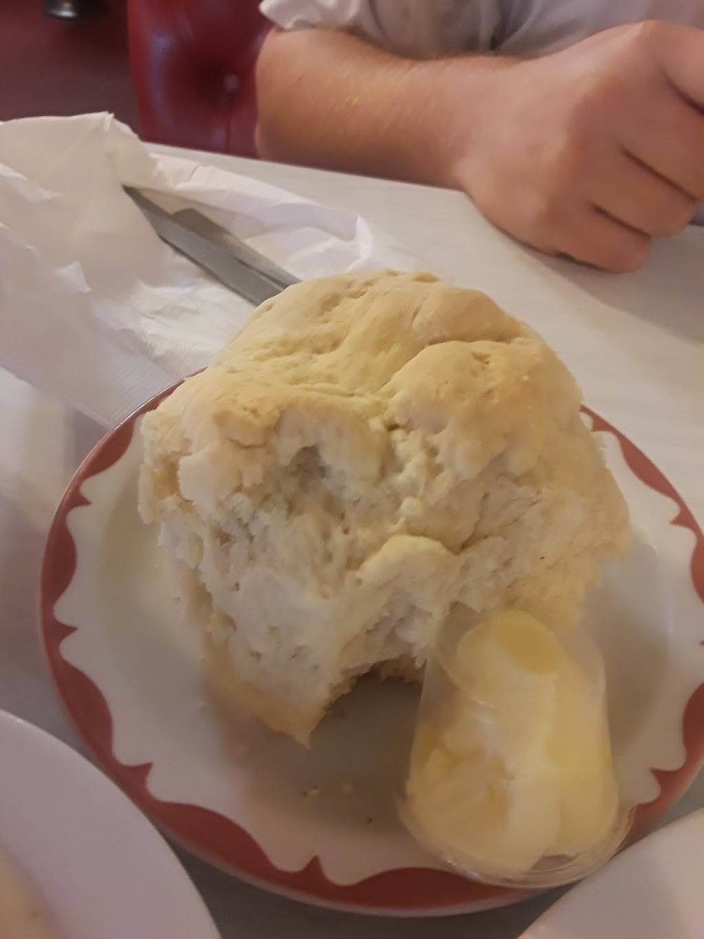 Johns Diner | restaurant | 117 W Washington St, Alexandria, IN 46001, USA | 7657249188 OR +1 765-724-9188