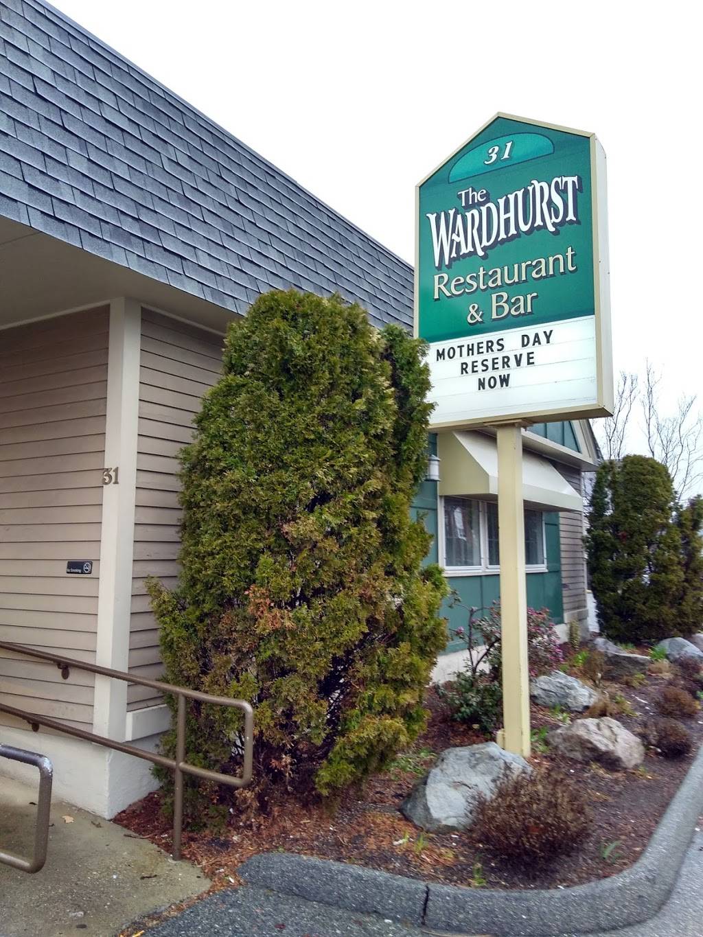 Wardhurst Grille | restaurant | 31 Lynnfield St, Peabody, MA 01960, USA | 9785319730 OR +1 978-531-9730